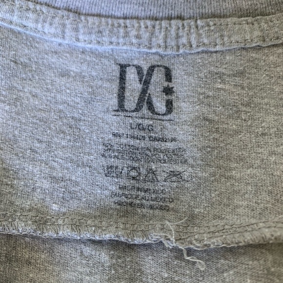 DC Grey V-Neck T-Shirt with Compass Print - Picture 5 of 8